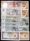 Omán. 12 billetes de distintos valores y fechas. S/C-/S/C.