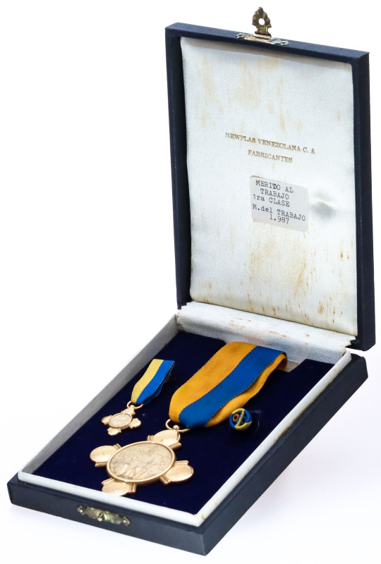 vgAE 72x61 mm.; With original ribbon; cased with miniature medal and ribbon bar;...