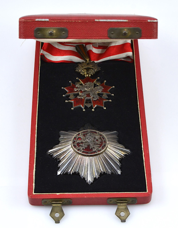 Silver; Enameled; Сross 60 mm., 59,20g.; breast star 88,4 mm., 112,35g.; with or...