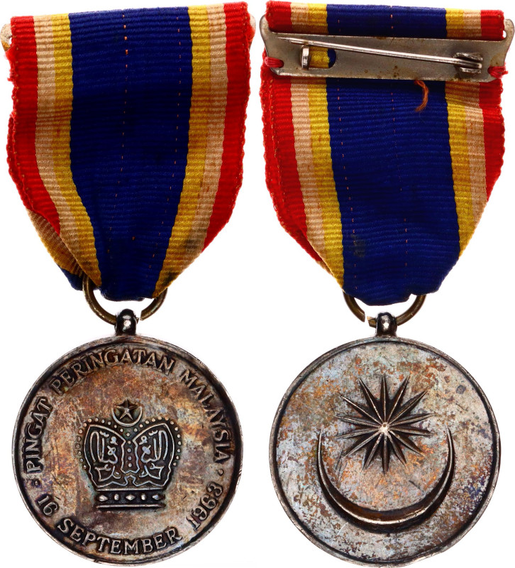 vsAE 35 mm.; With original ribbon; Medal instituted by Tuanku Syed Putra in 1965...