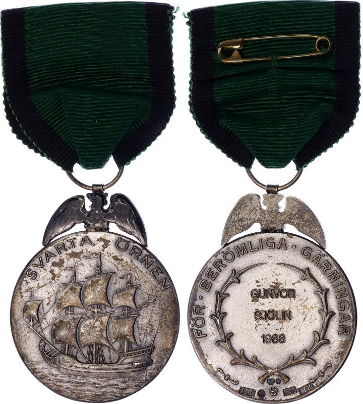 Silver 45x35 mm.; Enameled; with original ribbon; with hallmarks; awarded by Gun...