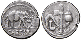 Cesare (+ 44 a.C.) Denario (49-48, zecca itinerante) Elefante a d. - R/ Strumenti sacrificali - RIC Cr. 443/1 AG (g 3,55)
BB+