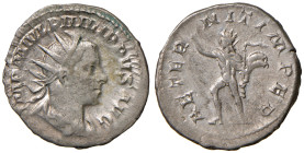 Filippo II (244-249) Antoniniano - Testa radiata a d. - R/ Il Sole stante a s. - RIC 226 AG (g 4,09)
BB+