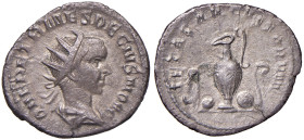 Erennio Etrusco (248-251) Antoniniano - Busto radiato a d. - R/ Strumenti sacrificali - RIC 143 MI (g 2,55) Frattura del tondello, leggermente poroso...