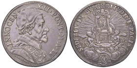 Innocenzo XII (1691-1700) Piastra 1692 A. II - Munt. 24 AG (g 31,85) RR Ex Nomisma 46, lotto 1113. Traccia d’appiccagnolo ma piacevole esemplare
BB