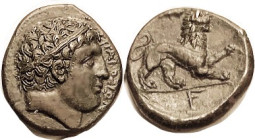 SYRACUSE, Agathokles, 317-289 BC, Æ21, Herakles head r/Lion prowling r, club above, F below, S1201; Choice EF/VF+, well centered & struck, greenish br...
