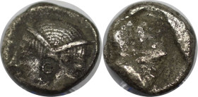 Griechische Münzen, TROAS, Tenedos? Obol ca. 450-387 v. Chr. Silber. 1,17 g. 9 mm. Vs.: Janusförmiger Doppelkopf. Rs.: Quadratum incusum. Sehr schön...