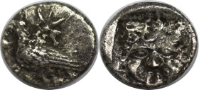 Griechische Münzen, TROAS, Abydos. Obol ca. 480-450 v. Chr. Silber. 0,54 g. 9,5 mm. Vs.: Adler stehend l., Stern dahinter. Rs.: Gorgoneion im quadratu...