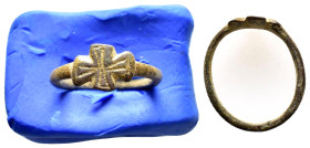 ANCIENT BYZANTINE BRONZE RING.(7rd–11th centuries).Ae.

Weight : 2.5 gr
Diameter : 23 mm
