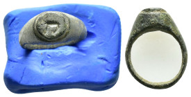 ANCIENT ROMAN BRONZE RING.(3rd–4th centuries).Ae.

Weight : 9.6 gr
Diameter : 28 mm