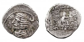 MONEDAS ANTIGUAS. REINO PARTIO. Orodes II. Mithradatkart. Dracma. AR. (C. 57-38 a.C.) A/Cabeza diademada a izq., con estrella y creciente. R/Arquero e...