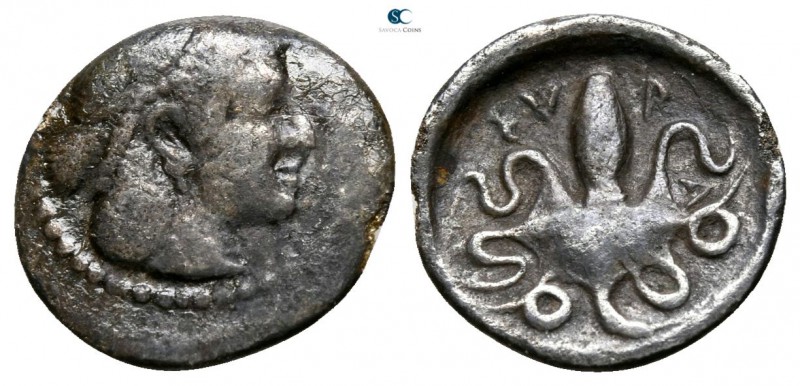 Sicily. Syracuse. Deinomenid Tyranny 466-405 BC. 
Litra AR

 11mm., 0,73g.
...