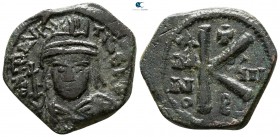 Maurice Tiberius AD 582-602. Dated RY 8=AD 589/90. Constantinople. Half follis Æ