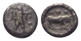 Lukanien. Poseidonia.

 Obol (Silber). Ca. 445 - 420 v. Chr.
Vs: Poseidon mit erhobenem Dreizack nach rechts stehend.
Rs: Stier nach rechts stehen...