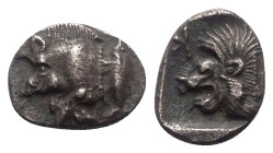 Mysien. Kyzikos.

 Obol (Silber). Ca. 450 - 400 v. Chr.
Vs: Vorderteil eines Ebers links, dahinter Thunfisch nach oben.
Rs: Löwenkopf links; im Fe...