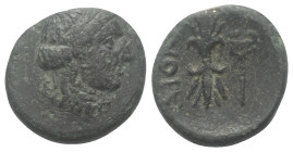 Troas. Aiolion.

 Bronze. Ca. 330 - 280 v. Chr.
Vs: Weiblicher Kopf mit Stephane rechts.
Rs: Blitzbündel; im Feld rechts Kerykeion.

17 mm. 3,81...