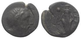 Lesbos. Mytilene.

 Bronze. 3. - 2. Jhdt. v. Chr.
Vs: Kopf des Zeus Ammon rechts.
Rs: Kultbild des Dionysos en face.

15 mm. 2,04 g. 

HGC 6, ...
