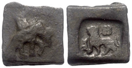 Indien. Spätmauryanisches Reich und Indo-Griechen. Städteprägungen.

 Bronze. Ca. 185 - 165 v. Chr. Pushkalavati.
Vs: Elefant nach rechts stehend; ...