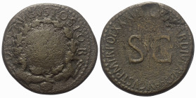 Augustus (31 v. - 14 n. Chr.). Divus Augustus unter Tiberius.

 Sesterz. 35 - 36 n. Chr. Rom.
Vs: DIVO AVGVSTO S P Q R. OB / CIVES / SER in drei Ze...