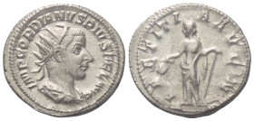 Gordianus III. (238 - 244 n. Chr.).

 Antoninian (Silber). 241 - 243 n. Chr. Rom.
Av: IMP GORDIANVS PIVS FEL AVG. Büste mit Strahlenkrone, Paludame...