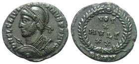 Iulianus II. Apostata (360 - 363 n. Chr.).

 Follis. 361 - 363 n. Chr. Sirmium.
Vs: D N FL CL IVLIANVS P F AVG. Behelmte Büste mit Perldiadem, Panz...