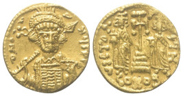 Constantinus IV. Pogonatus (668 - 685 n. Chr.).

 Solidus (Gold). 674 - 681 n. Chr. Constantinopolis.
Vs: Bärtige Büste des Constantinus mit Helm, ...