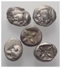 Griechische Münzen - Lots.


Kyzikos (Mysien) / Milet (Ionien).

Lot (5 Stück, Silber): Diobol, Obol; ca. 6. - 4. Jhdt. v. Chr.

Fast sehr schö...