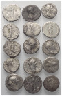 Römische Münzen - Lots. Kaiserzeit.


Lot (15 Stück, Silber): Denare aus dem frühen und mittleren Kaiserzeit.
Unter anderem: Vespasian (69 - 79 n....