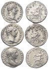 Römische Münzen - Lots. Kaiserzeit.


Lot (3 Stück, Silber): Traianus Denare (98 - 117 n. Chr.).

Sehr schön, ein Stück besser.

Verkauft wie b...