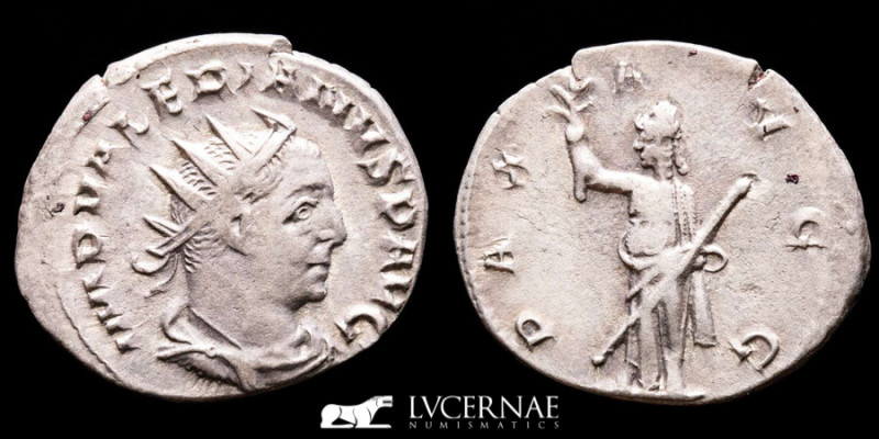 Valerian I Silver Antoninianus 3,14 g. 21 mm. Mediolanum 257 A.D. Good very fine...