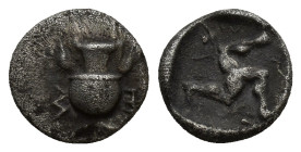 Pamphylia. Aspendos circa 465-430 BC. Obol AR (10mm, 0.90 g). Vase with two handle, E-Σ retrograde across field / Triskeles within incuse square.