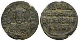 Constantine VII Porphyrogenitus, with Romanus I and Christopher. AD 913-959. Byzantine Follis Æ (25mm, 6.57 g). RωmAn bASILEVS Rωm Faced bust of Roman...