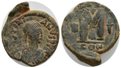Justinian I AD 527-565. Constantinople Follis or 40 Nummi Æ (29mm, 18.00 g) D N IVSTINIANVS P P AVG, pearl diademed, draped, cuirassed bust right / La...