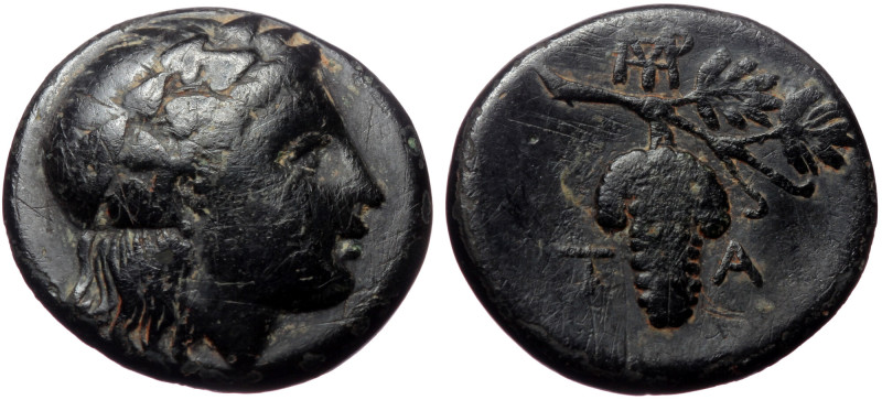 Aeolis, Temnos, AE, (Bronze, 3.76 g 17 mm), Circa 200 BC. Aeolis, Temnos, AE, (B...
