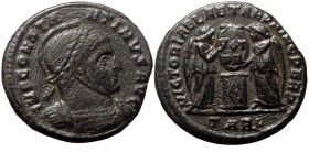 Constantine I the Great (307-310-337) AE Reduced Follis (Bronze, 3,16g, 18mm) Arles, ca 319 AD. Reduced, officina T=3 (r