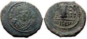 Maurice Tiberius, AE, Decanummium (Bronze, 2.95 g. 18 mm.) Theoupolis (Antioch). 582-602 AD.