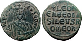 Leo VI the Wise, AE, Follis. (Bronze, 7.13 g. 25 mm) Constantinople. 886-912 AD.