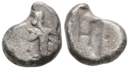 Greek, ACHAEMENID EMPIRE, Time of Darios I to Xerxes II, Sardes (Circa 485-420 BC) AR Siglos (17,2 mm, 5.3g)
Obv: Persian king in kneeling-running st...