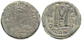 Byzantine, Justinian I (544/5 AD) Constantinople, AE Nummi (31 mm, 15,3 g)
Obv: D N IVSTINIANVS P P AVC, helmeted and cuirassed bust facing, holding ...