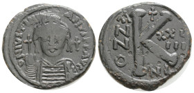 Justinian I. (527-565 AD). Nicomedia, AE Half Follis(26,1 mm 8,2 g)
Obv: D N IVSTINI – ANVS PP AVG; helmeted, pearl-diademed and cuirassed bust facin...