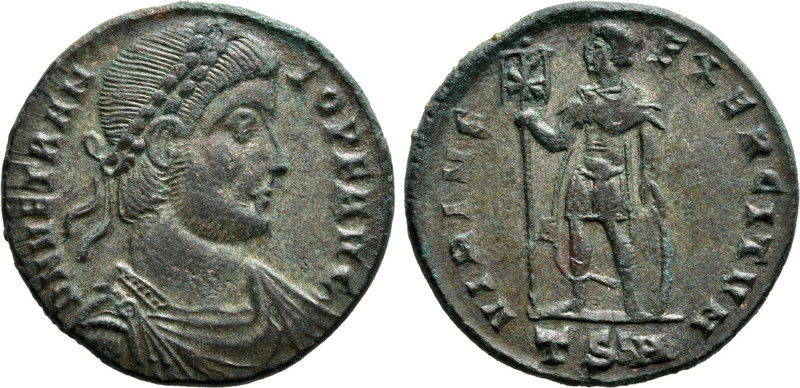 VETRANIO (350). Ae. Thessalonica. 

Obv: D N VETRANIO P F AVG. 
Laureate, dra...