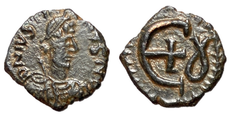 Justinian I, 527 - 565 AD
AE Pentanummium, Theoupolis Mint, 15mm, 1.55 grams
O...