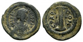 Anastasius I. 491-518 AD. AE Decanummium (16mm, 2.39g). Constantinople mint. DN ANASTASIVS PP AVG, pearl-diademed, draped, and cuirassed bust right / ...