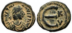 Justianianus I. 527-565 AD. AE Pentanummium (18mm, 3.06g). D N IVSTINIANVS P P AVG. Diademed, draped and cuirassed bust right. Large Є; K - V to right...