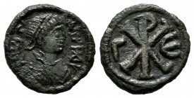 Justin I. 518-527 AD. AE Pentanummium (14mm, 1.43g). Constantinople mint, 3rd officina. D N IVSTINVS P P AV, pearl diademed, draped, cuirassed bust ri...