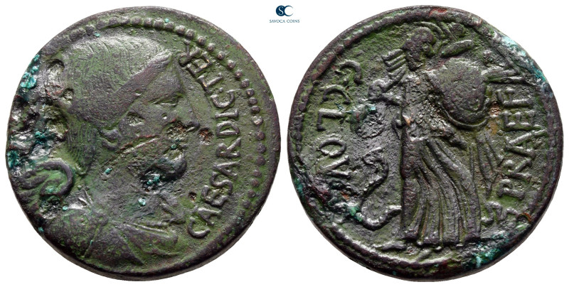 Julius Caesar 49-48 BC. Rome
Dupondius Æ

25 mm, 13,43 g



very fine