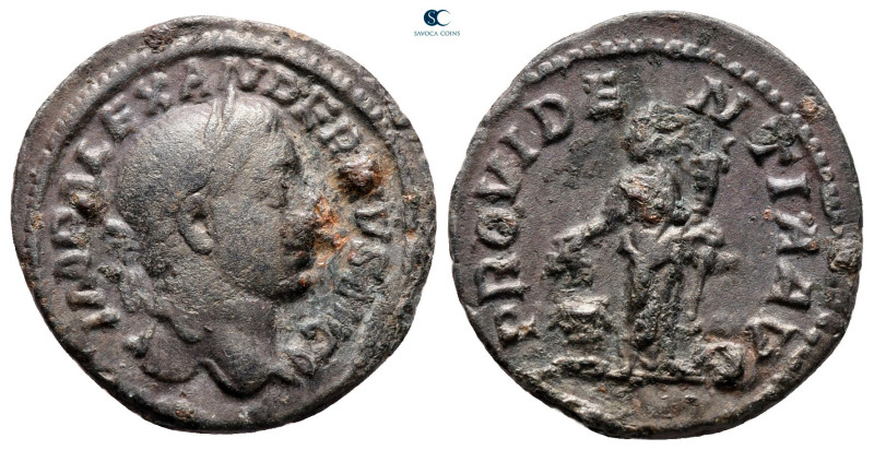 Severus Alexander AD 222-235. Rome
Limes Denarius Æ

20 mm, 2,59 g



ver...