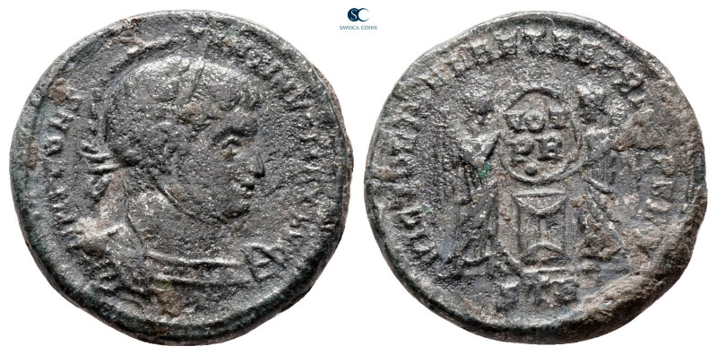 Constantine I the Great AD 306-337. Treveri
Follis Æ

18 mm, 3,69 g



ve...