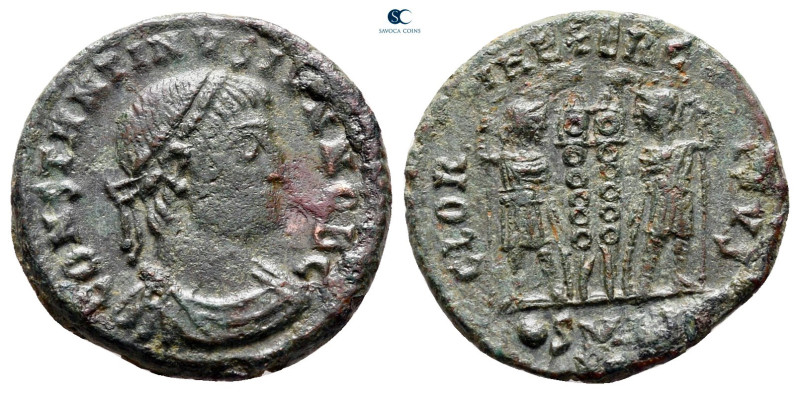 Constantine II, as Caesar AD 317-337. Cyzicus
Follis Æ

17 mm, 2,38 g



...