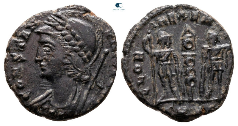 City Commemoratives AD 330-354. Constantinople
Follis Æ

15 mm, 1,74 g


...